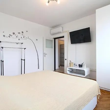 Ferienwohnung Fuer 3 Personen Ca 28 Qm In Pula, Istrien Istrische Riviera Pula