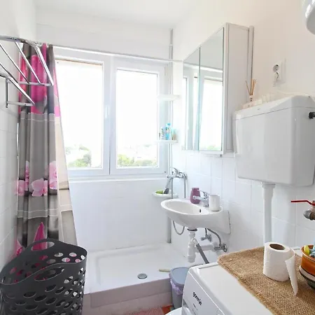 Ferienwohnung Fuer 3 Personen Ca 28 Qm In Pula, Istrien Istrische Riviera *
